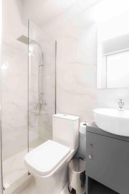 Lux Seaside Apartment By Volos Hospitality المظهر الخارجي الصورة